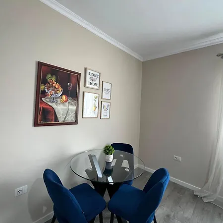 Cozy Flat Near Air Albania Stadium 1 Апартаменты Тирана