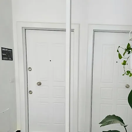 Cozy Flat Near Air Albania Stadium 1 Lejlighed *