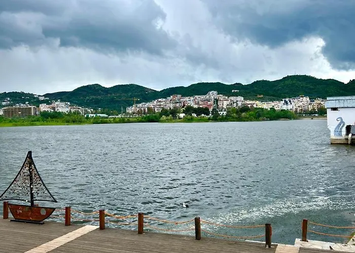 Cozy Flat Near Air Albania Stadium 1 דירה *