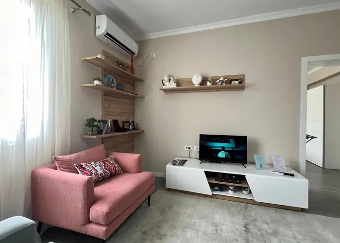 Cozy Flat Near Air Albania Stadium 1 *