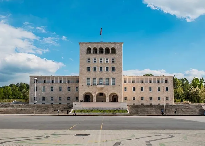 Cozy Flat Near Air Albania Stadium 1 *